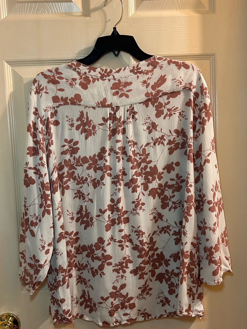 Mauve Floral Split-Neck Tunic Top by Modern Vice - Picture 5 of 6